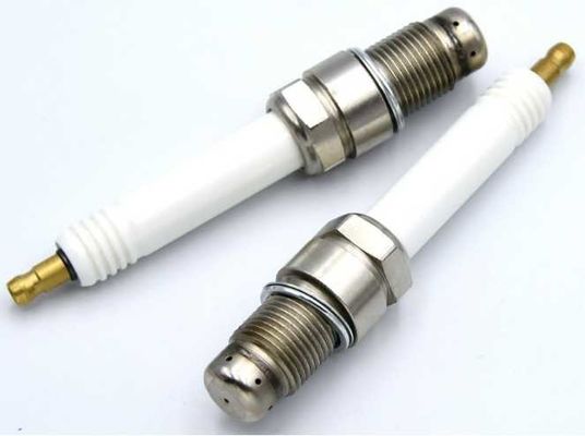 MTU 16V4000L61のガスエンジンのために一致するX52404500056点火プラグ