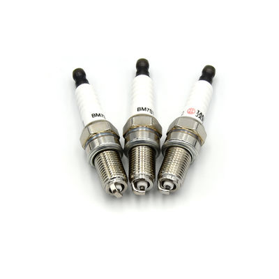 発電機のIgnitonの火花の部品の点火プラグBM7STCはNGK 748 BPM7Aの点火プラグを取り替える