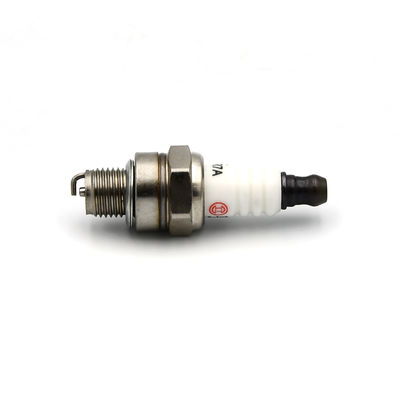 Takumiの本物の発電機のエンジン部分CMR7AはOEM NGKの点火プラグ131-071を取り替える